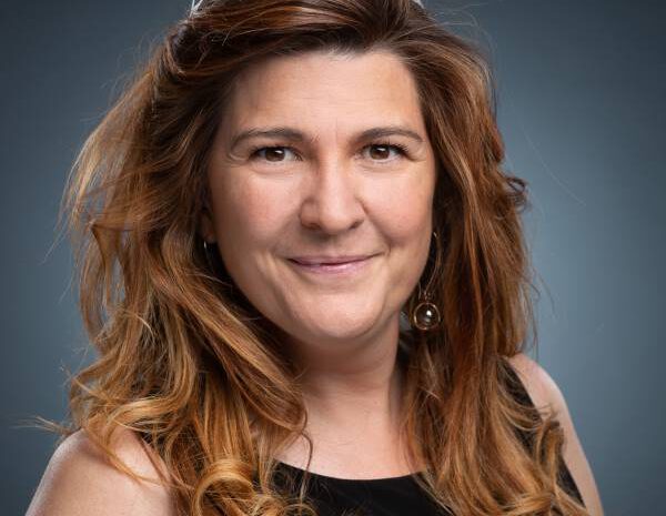 Caroline Deguire-web Caroline De Guire